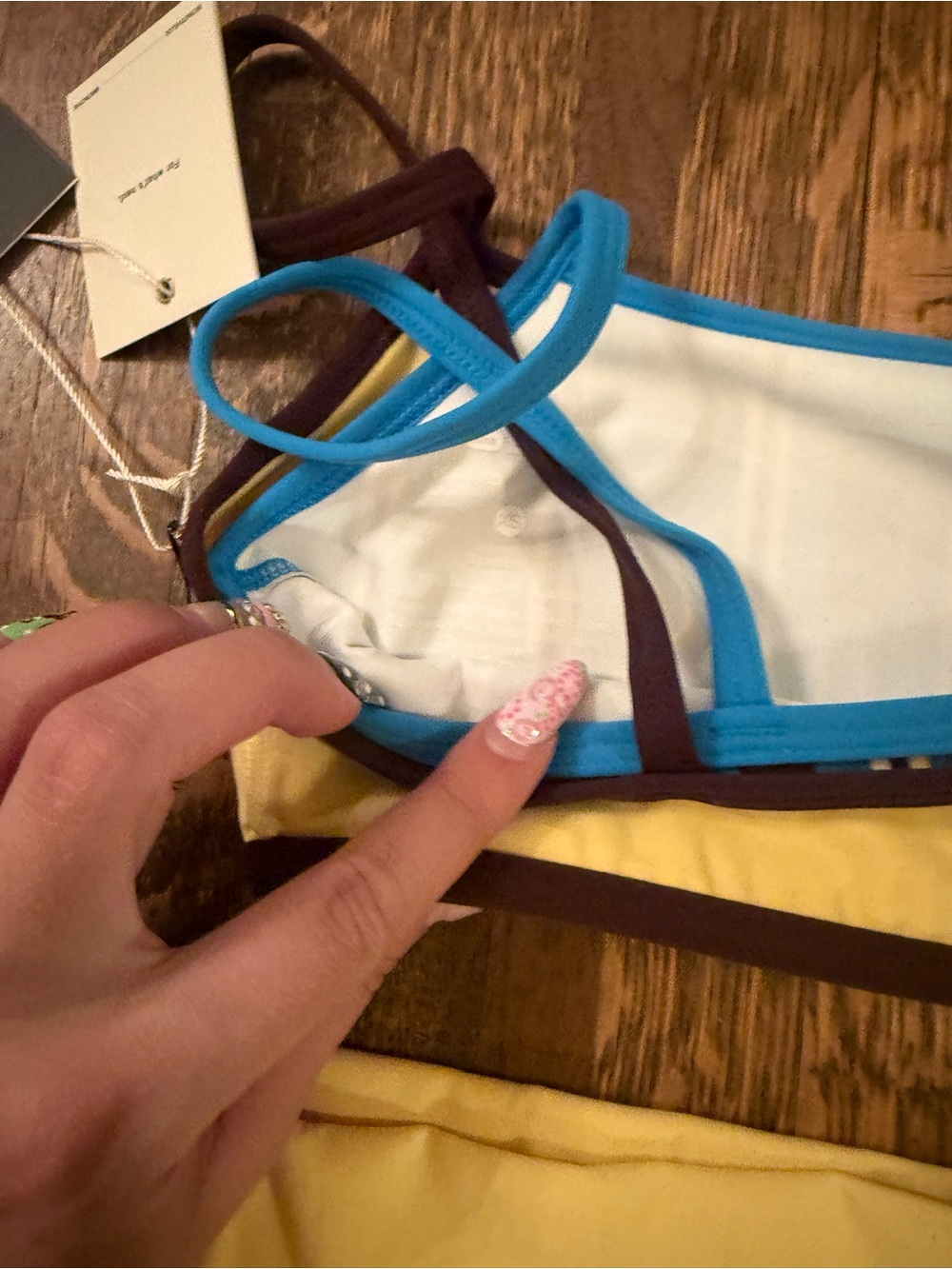 SET Active Bra and Shorts in Lisbon- size xs - Picture 3 of 4